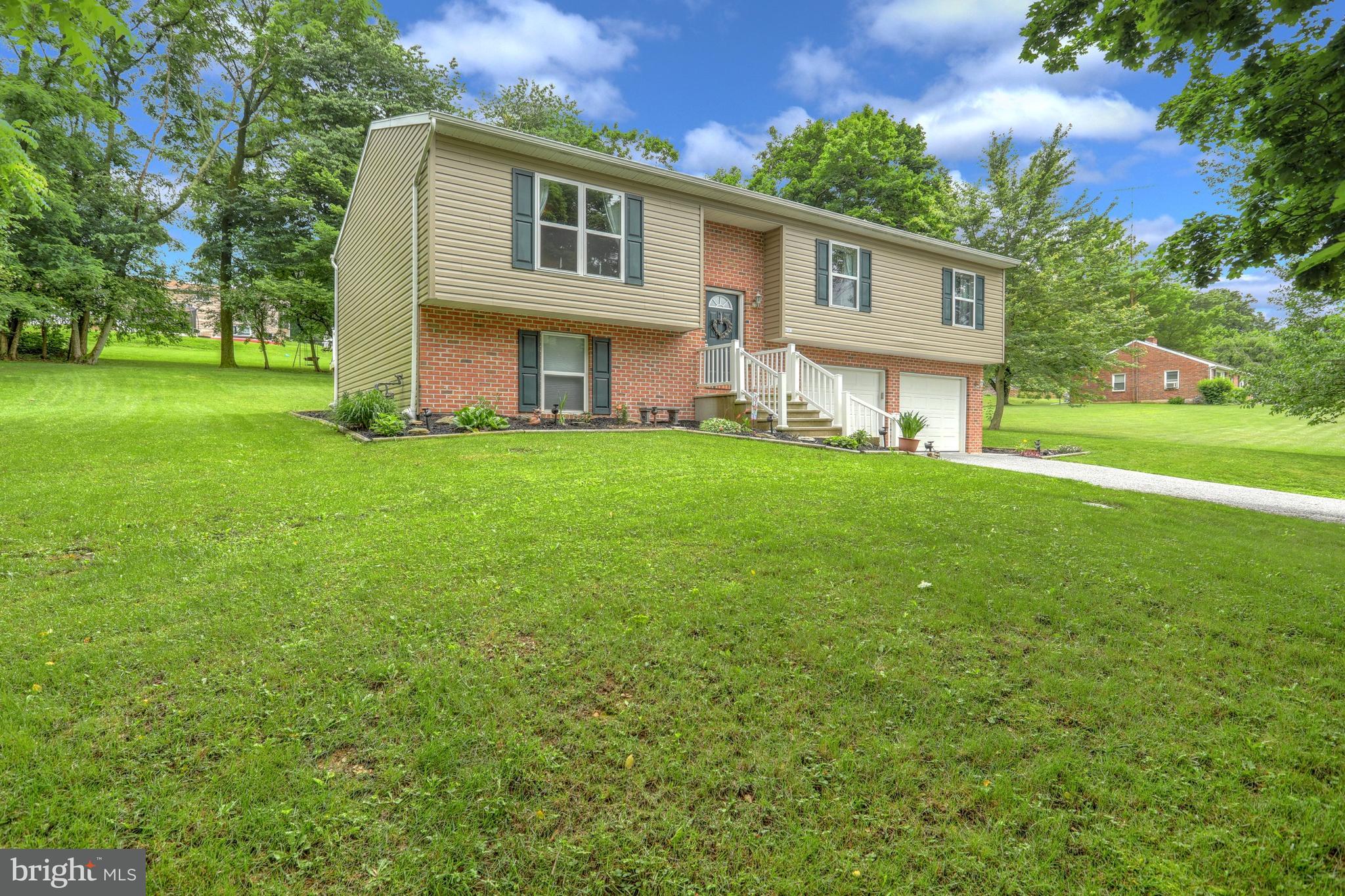 9147 East Springfield Road Seven Valleys, PA 17360 - Photo 3 of 28