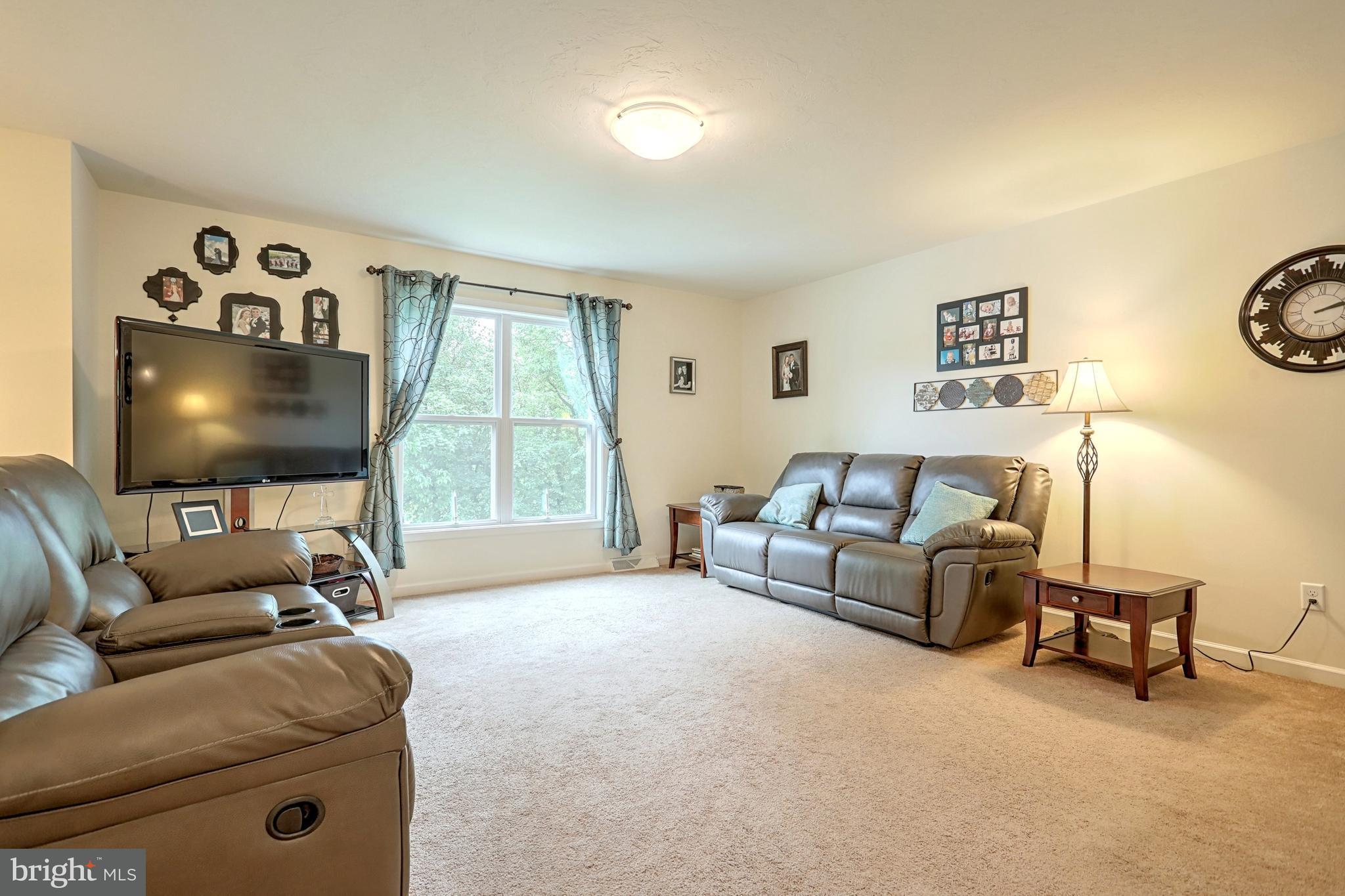 9147 East Springfield Road Seven Valleys, PA 17360 - Photo 10 of 28