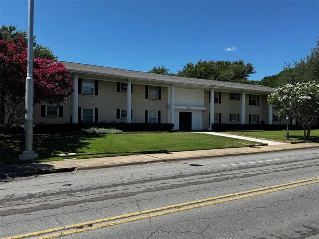 $1,695 | 5818 East University Boulevard, Unit 207, Dallas, TX 75206