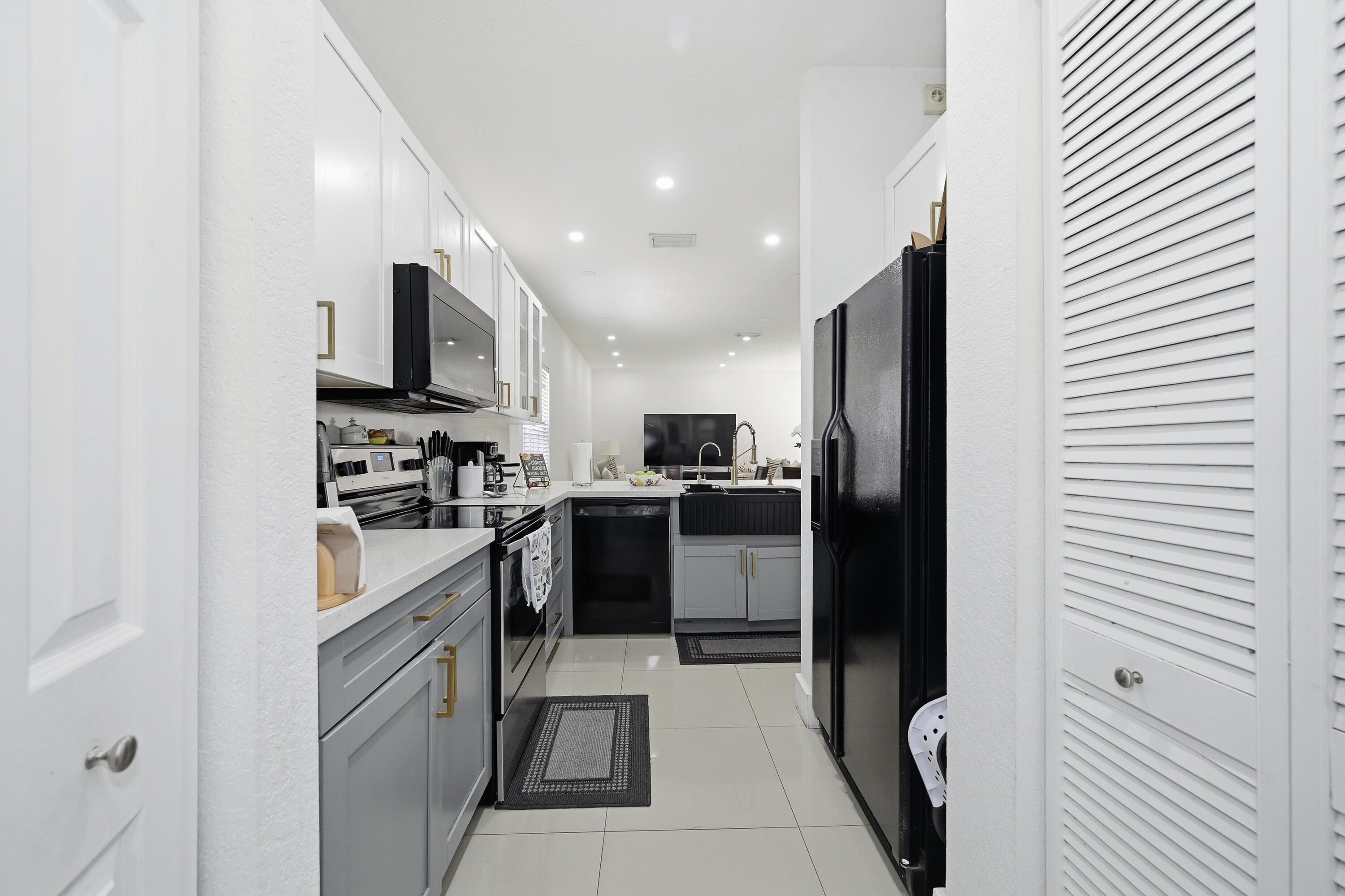 14030 Southwest 49th Street, Unit 10 Miramar, FL 33027 - Photo 7 of 29 14030 SW 49th St-13