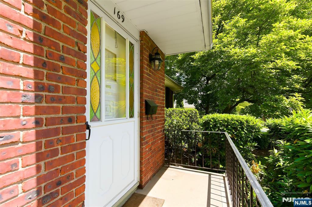 169 Hamilton Road Teaneck, NJ 07666 - Photo 3 of 27