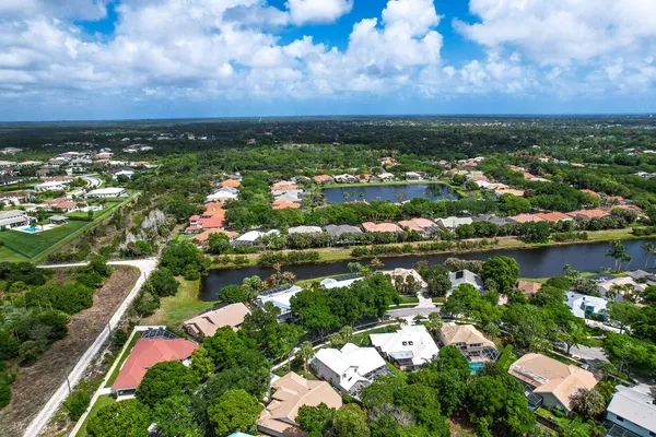 $1,050,000 | 18780 Misty Lake Drive, Jupiter, FL 33458