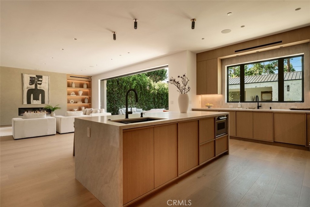 10433 Valley Spring Lane Toluca Lake, CA 91602 - Photo 10 of 69