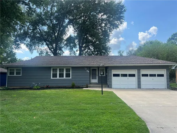 $222,500 | 1208 South Murray Avenue, Sedalia, MO 65301