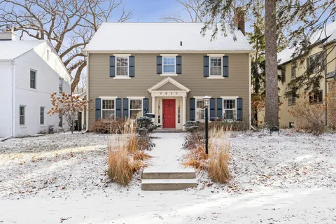 $1,200,000 | 2833 Sunset Boulevard, Minneapolis, MN 55416
