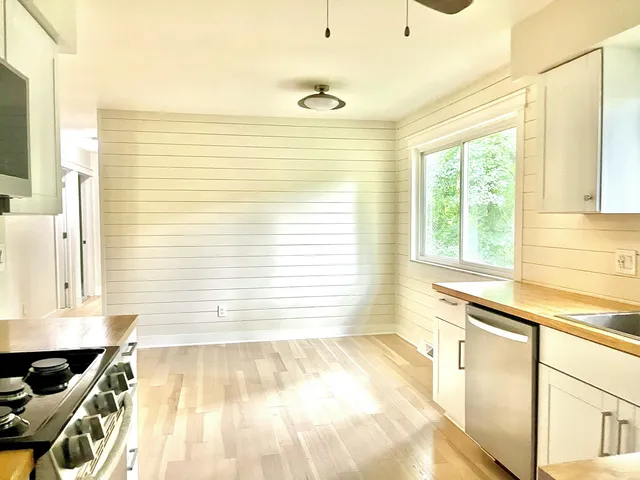 $379,000 | 8343 Atlas Drive, Brighton, MI 48116