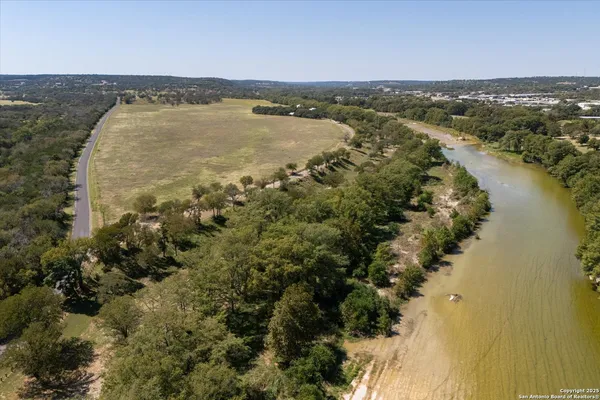 $9,250,000 | 211 Bear Creek Road, Ingram, TX 78025