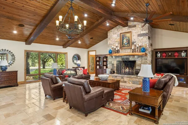$9,250,000 | 211 Bear Creek Road, Ingram, TX 78025