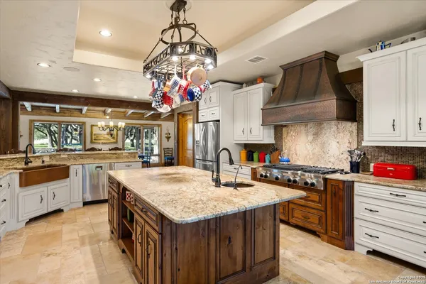 $9,250,000 | 211 Bear Creek Road, Ingram, TX 78025