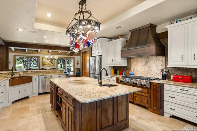 $9,250,000 | 211 Bear Creek Road, Ingram, TX 78025