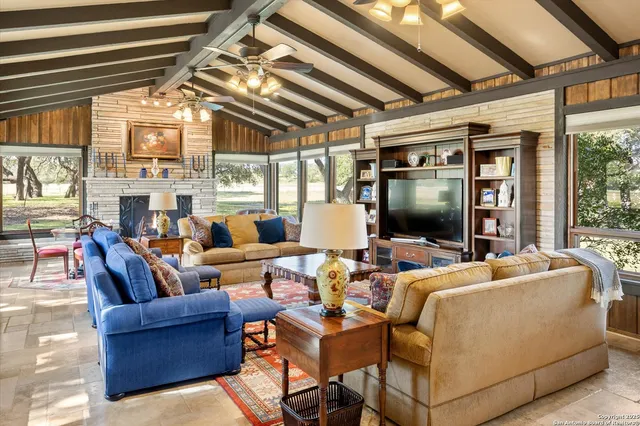 $9,250,000 | 211 Bear Creek Road, Ingram, TX 78025