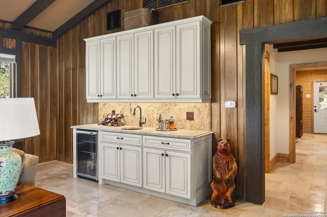 $9,250,000 | 211 Bear Creek Road, Ingram, TX 78025