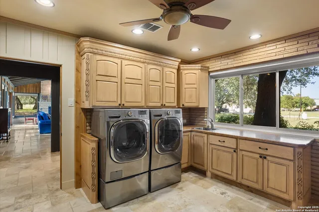 $9,250,000 | 211 Bear Creek Road, Ingram, TX 78025