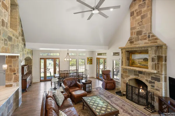 $9,250,000 | 211 Bear Creek Road, Ingram, TX 78025