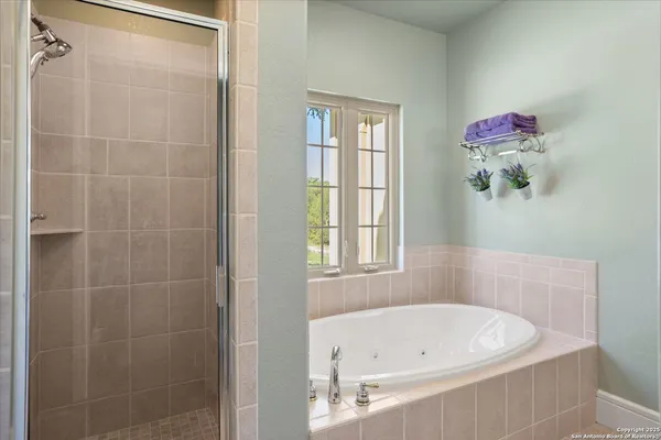 $9,250,000 | 211 Bear Creek Road, Ingram, TX 78025