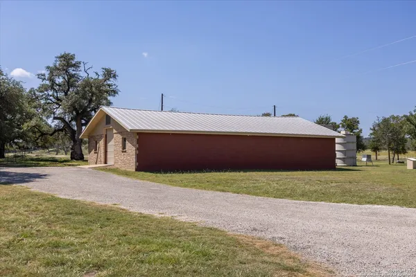 $9,250,000 | 211 Bear Creek Road, Ingram, TX 78025