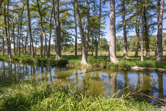 $9,250,000 | 211 Bear Creek Road, Ingram, TX 78025