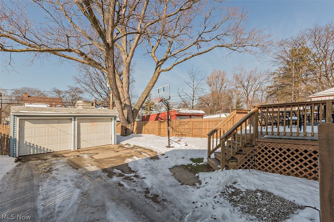 1244 Winston Road Cleveland, OH 44121 - Photo 2 of 35