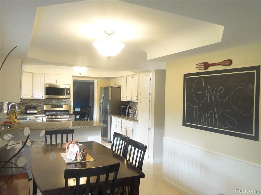 2049 Walton Blvd. Rochester, MI 48309 - Photo 17 of 41 Kitchen - View Four