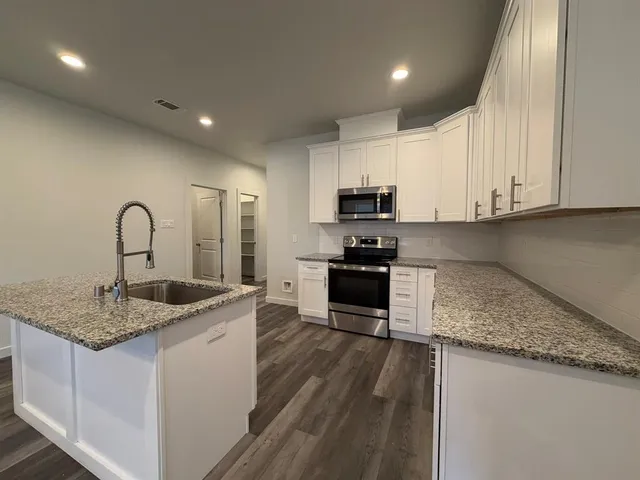 $1,650 | 405 North Andrews Avenue, Sherman, TX 75090