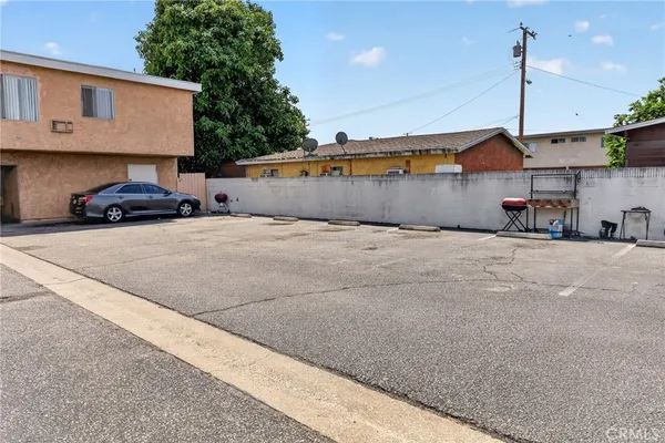 $1,800 | 16205 Cornuta Avenue, Unit 5, Bellflower, CA 90706