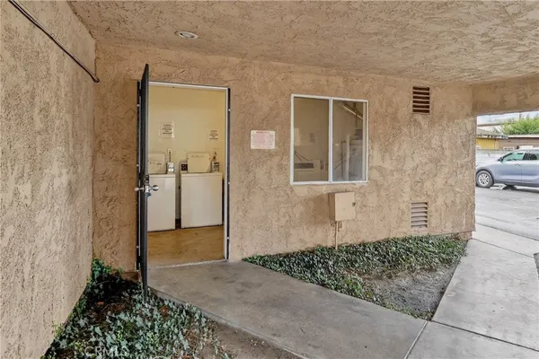 $1,800 | 16205 Cornuta Avenue, Unit 5, Bellflower, CA 90706