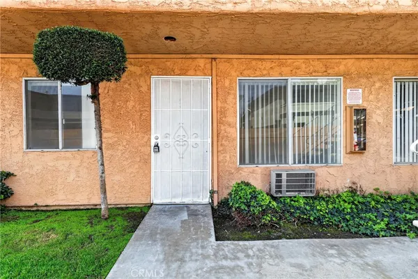 $1,800 | 16205 Cornuta Avenue, Unit 5, Bellflower, CA 90706