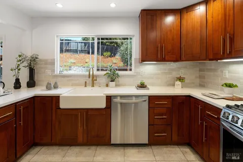 $989,000 | 1230 Cambridge Street, Novato, CA 94947
