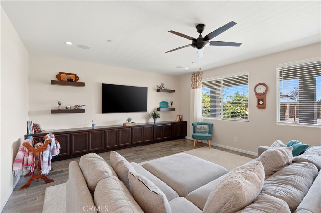 470 Daphne Lane Lemoore, CA 93245 - Photo 13 of 36