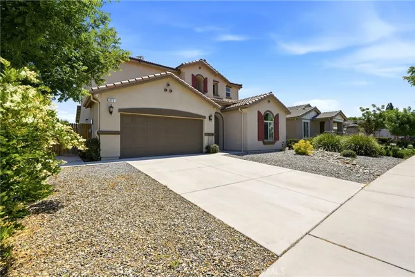 $515,000 | 470 Daphne Lane, Lemoore, CA 93245