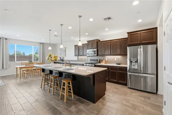$515,000 | 470 Daphne Lane, Lemoore, CA 93245