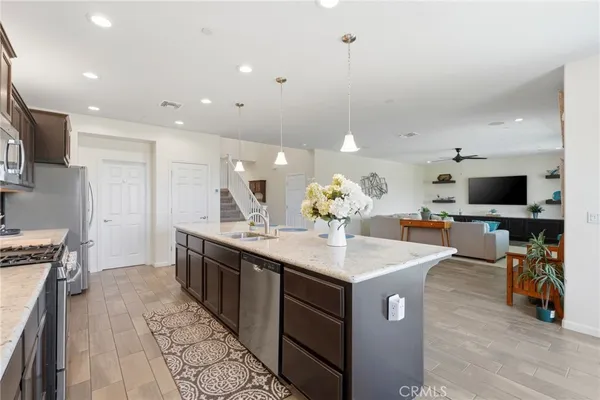 $515,000 | 470 Daphne Lane, Lemoore, CA 93245