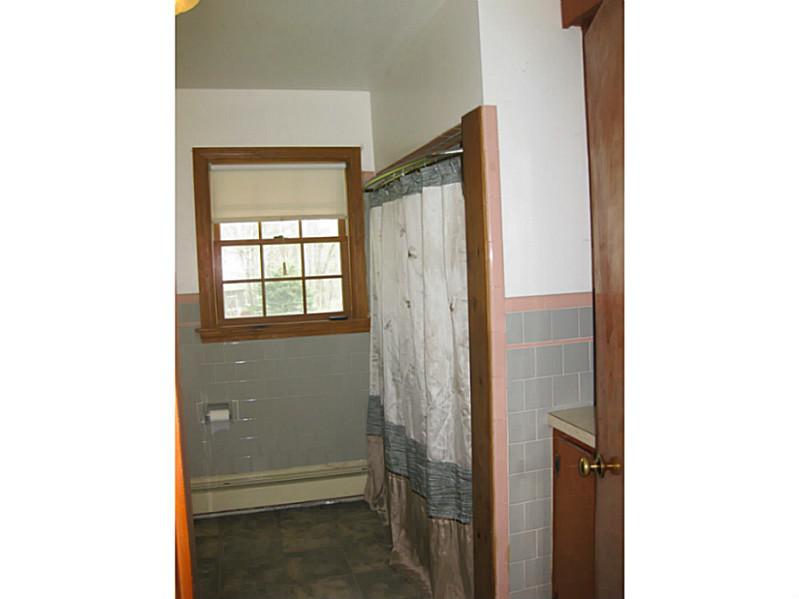 386 Stone Church Road Tiverton, RI 02878 - Photo 11 of 25 Bathroom.