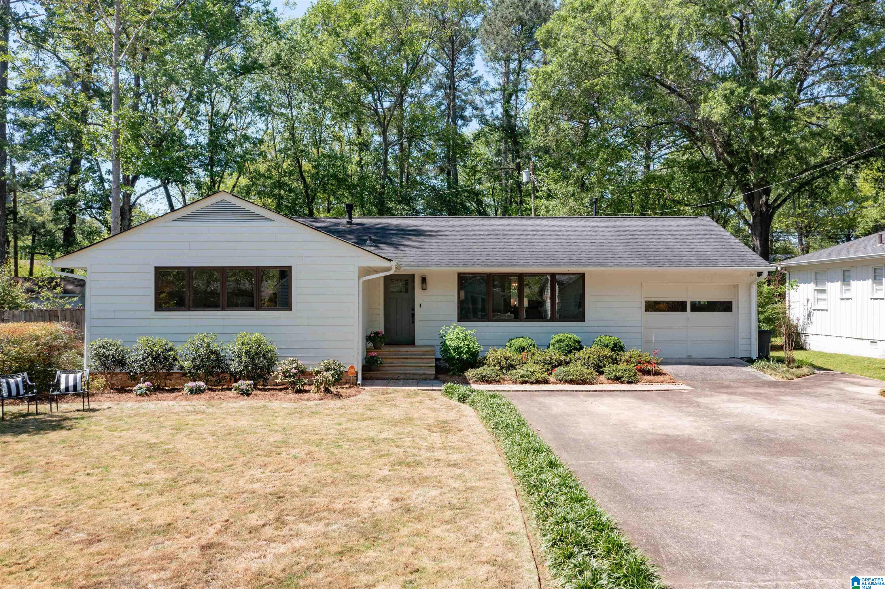 4217 MountainDale Road Birmingham, AL 35213 - Photo 3 of 47
