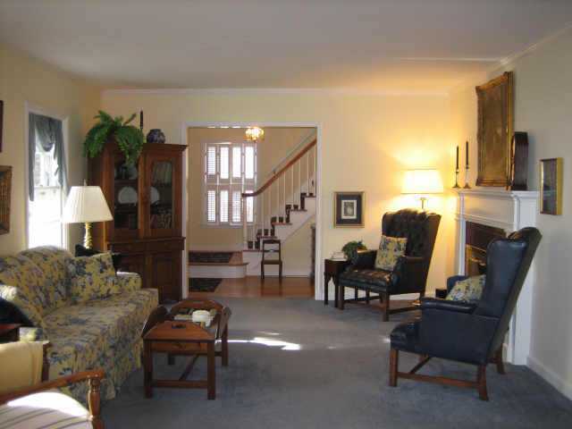 1716 Doone Road Columbus, OH 43221 - Photo 2 of 5