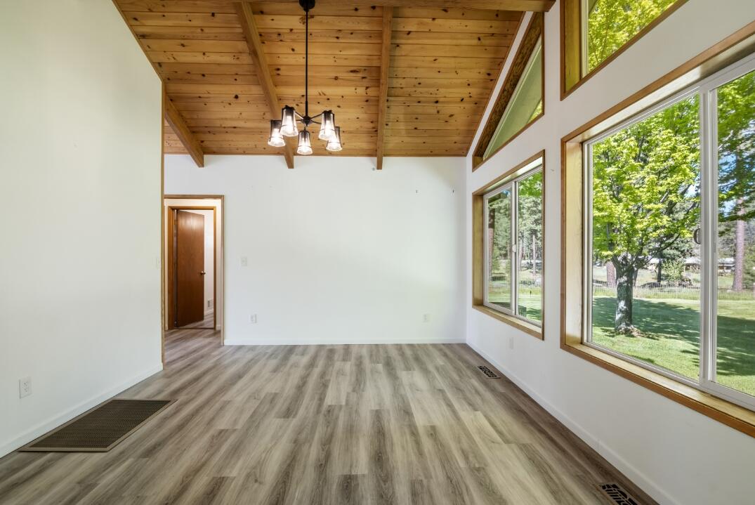 9871 Old Wagon Road Klamath Falls, OR 97601 - Photo 11 of 32 83871