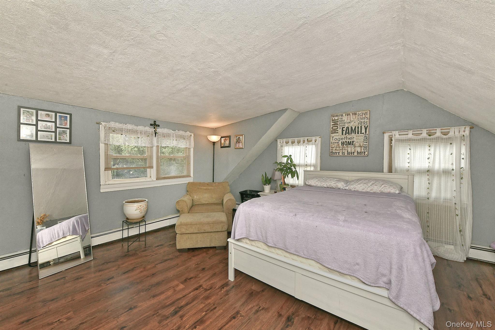 53 Periwinkle Road Levittown, NY 11756 - Photo 15 of 22 Gallery Image 15