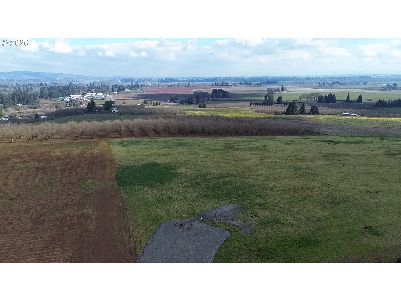 19350 Northeast Trunk Road Dundee, OR 97115 - Photo 3 of 14 a black and white photo of a lake