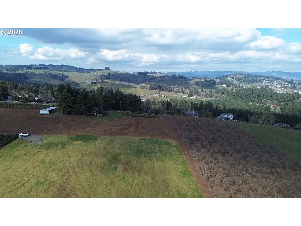 19350 Northeast Trunk Road Dundee, OR 97115 - Photo 4 of 14 a black and white photo of a lake