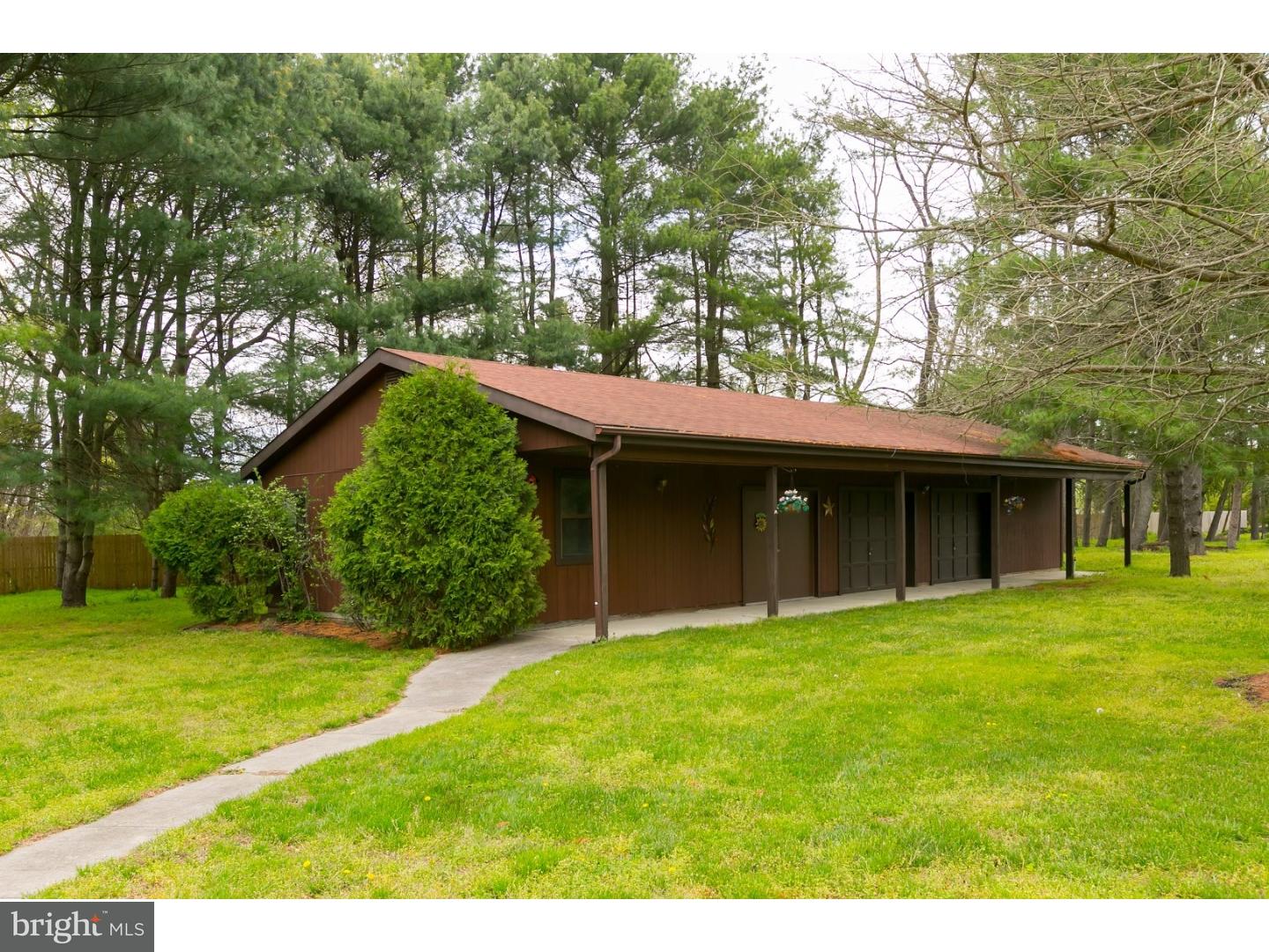 485 Salina Road Sewell, NJ 08080 - Photo 17 of 19 Garage