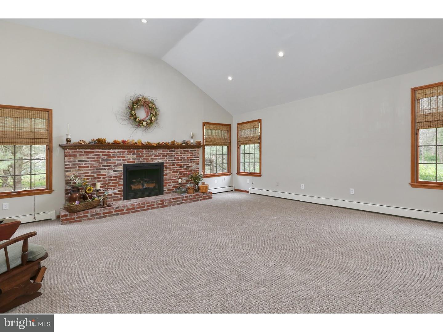 485 Salina Road Sewell, NJ 08080 - Photo 6 of 19 Family Room