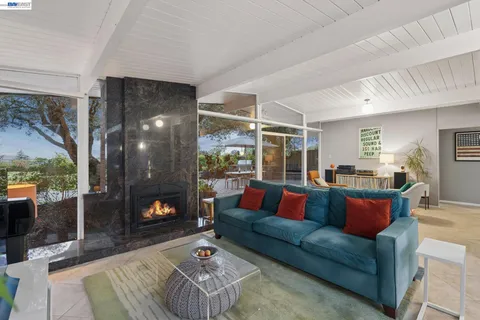 $1,795,000 | 5842 Highwood Road, Castro Valley, CA 94552