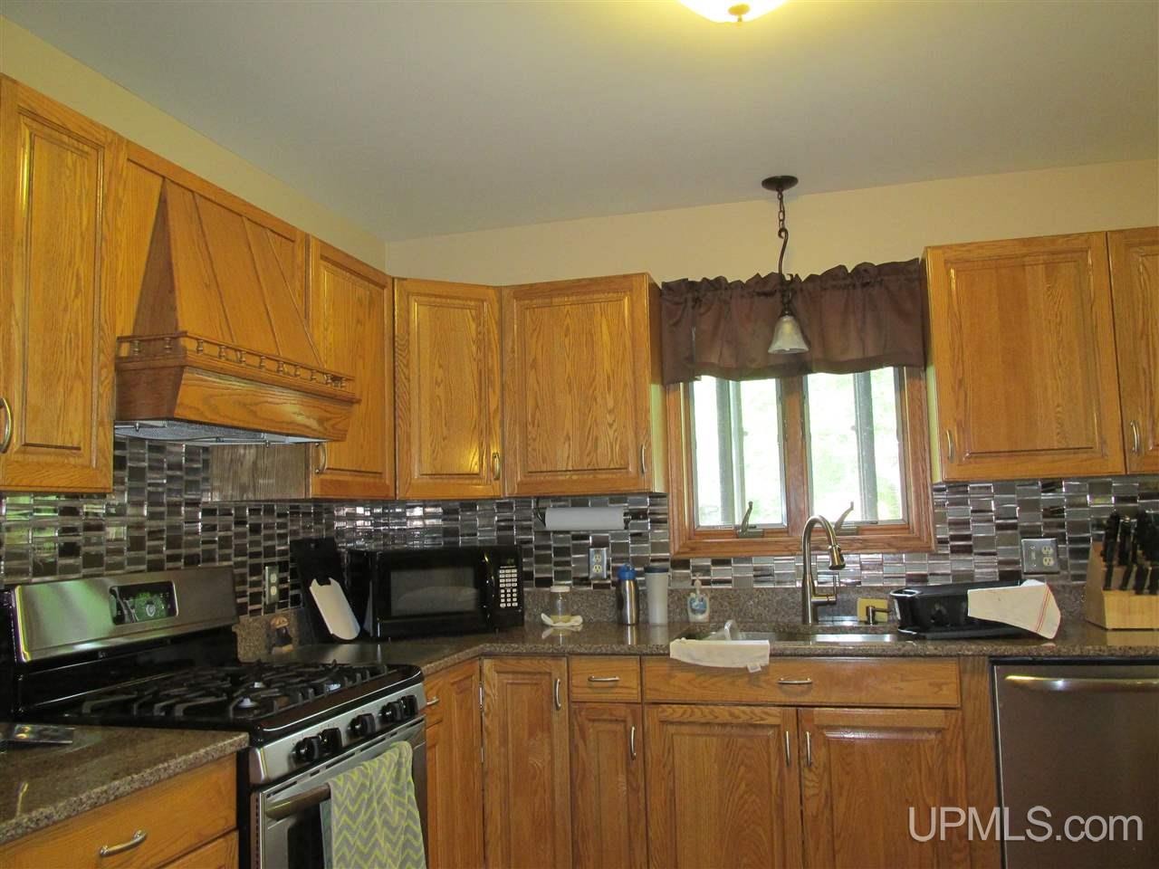 6988 L 5 Escanaba, MI 49829 - Photo 4 of 39