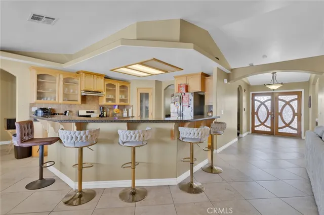 $619,900 | 13597 Kiowa Road, Apple Valley, CA 92308