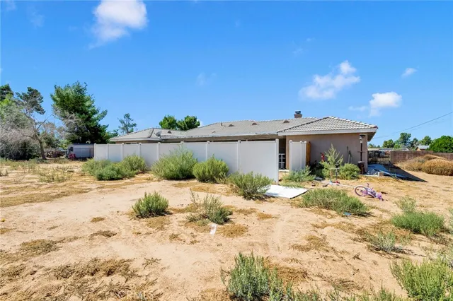 $619,900 | 13597 Kiowa Road, Apple Valley, CA 92308
