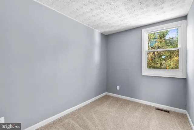 $190,000 | 430 Burbank Court, Halethorpe, MD 21227