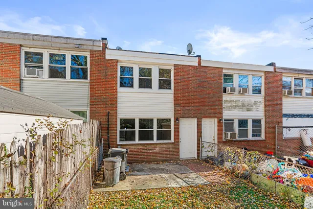 $190,000 | 430 Burbank Court, Halethorpe, MD 21227