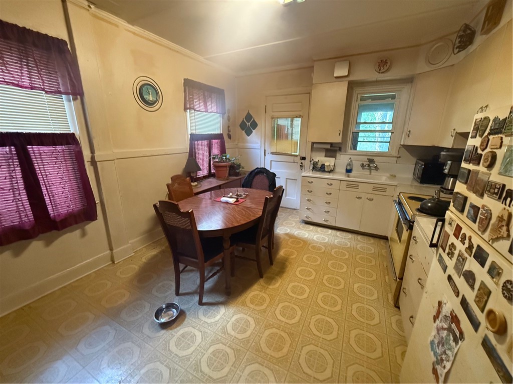 514 Parsells Avenue Rochester, NY 14609 - Photo 7 of 17 down
