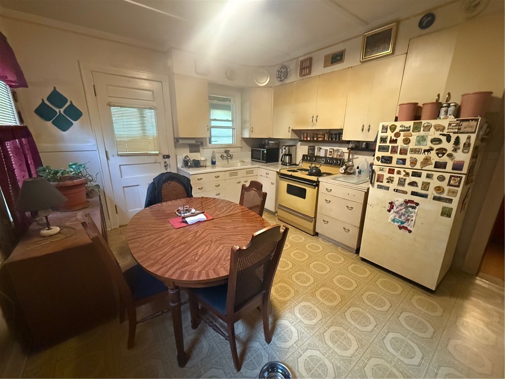 514 Parsells Avenue Rochester, NY 14609 - Photo 8 of 17 down