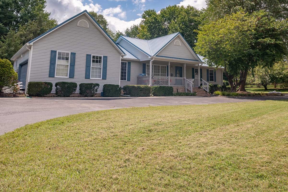 1337 Carter Blake Road Tullahoma, TN 37388 - Photo 3 of 31 Gallery Image 3